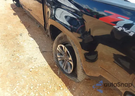 2022 Chevrolet Colorado 4Wd Short Box Z71 z USA, uszkodzony, nr VIN 1GCGTDEN5N1327500